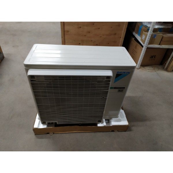 DAIKIN FTXF25C / RXF25C настенная сплит-система уценка DAIKIN FTXF25C / RXF25C настенная сплит-система уценка